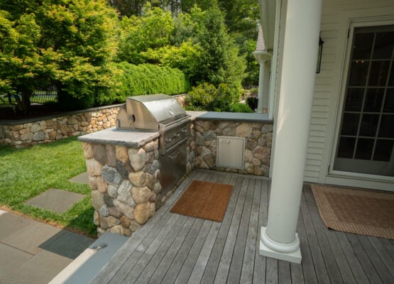 Granite countertop over insulated substrate on an outdoor kitchen, built to resist New England freeze-thaw cracking